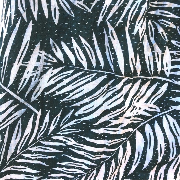 Lucca Couture Womens small Green Leaf print Racerback V-neck sleeveless dress - Picture 10 of 11